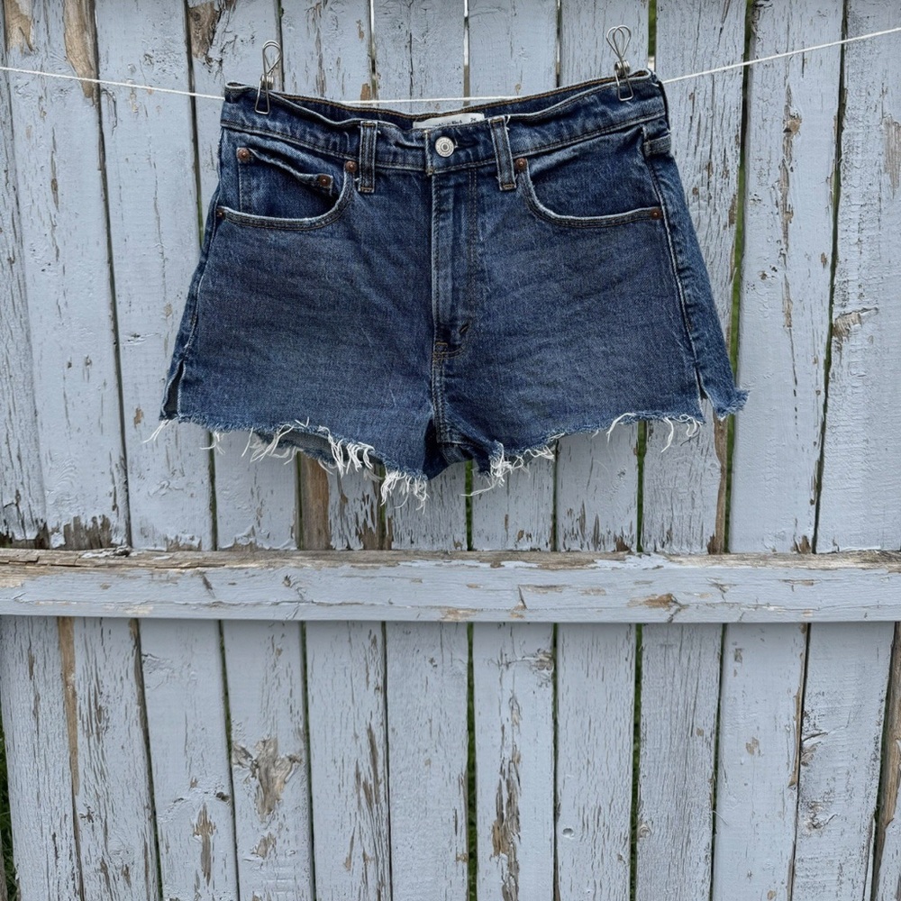Abercrombie & Fitch Women’s Denim Shorts Size 2 26” Mom Shorts High Rise Style